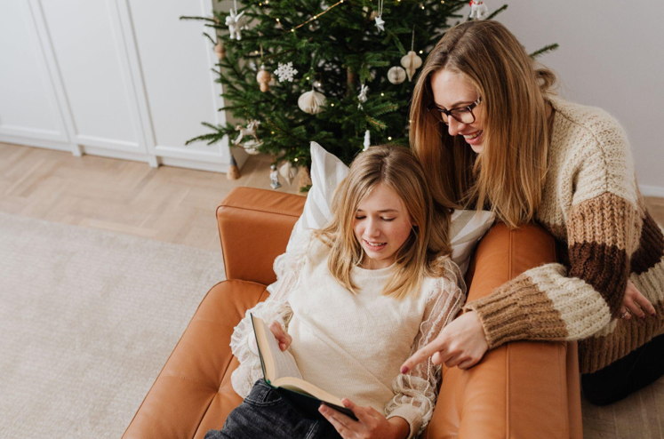 How to Transform Your Space With a Pink Christmas Tree